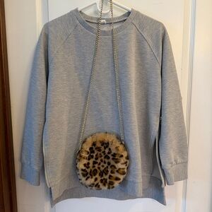 SET! Anrabess Gray Sweatshirt With Side Zippers + Leopard Print Fur Bag